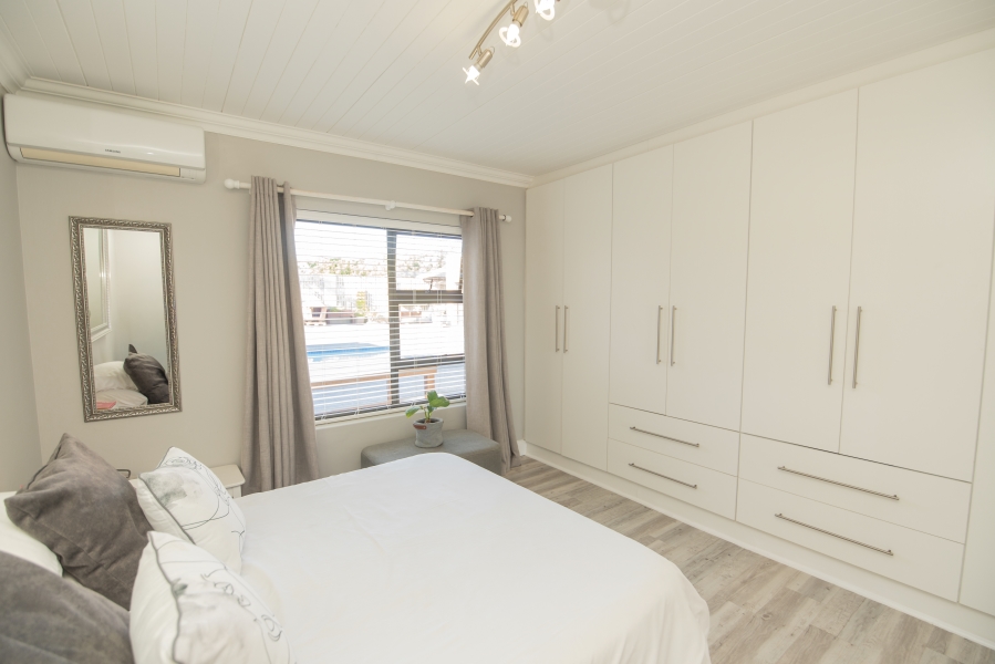 4 Bedroom Property for Sale in Clarendon Marine Eastern Cape